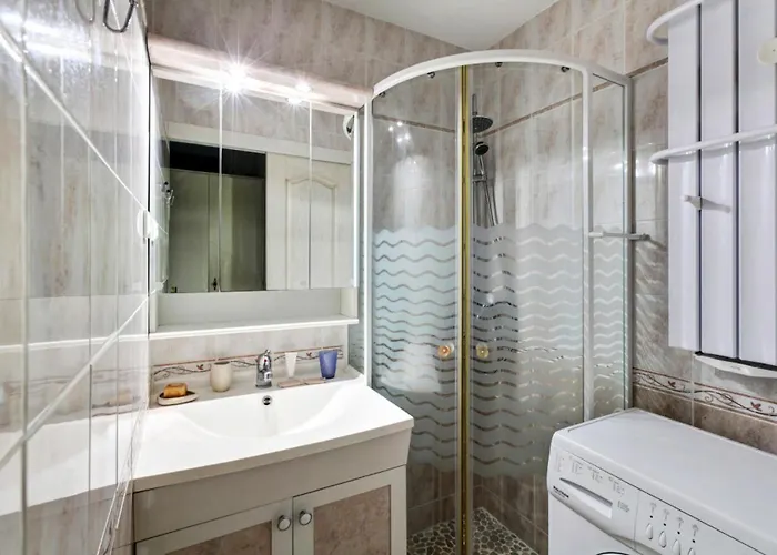 La Pinede - Maeva - 2 Pieces 5 Personnes - Confort Mae-6327 Lejlighed Hyères